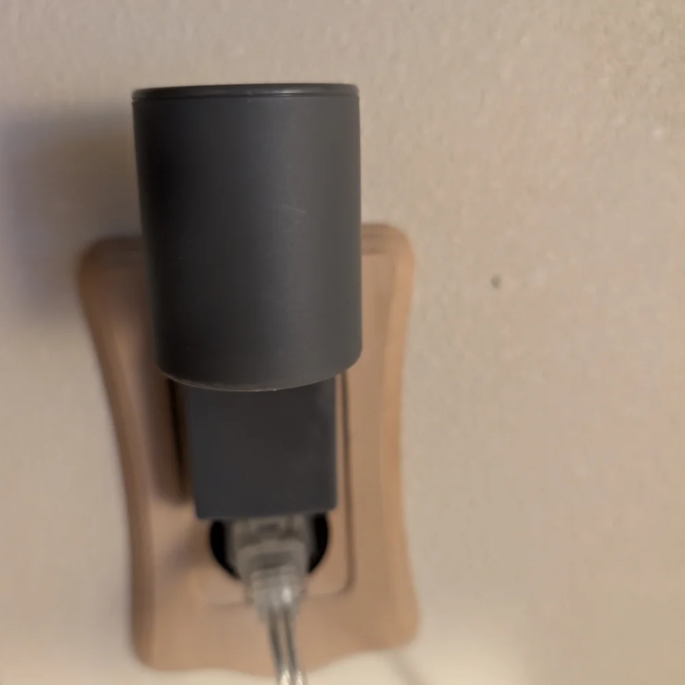 Bath And Body Works Wallflowers - Picture 3 of 10